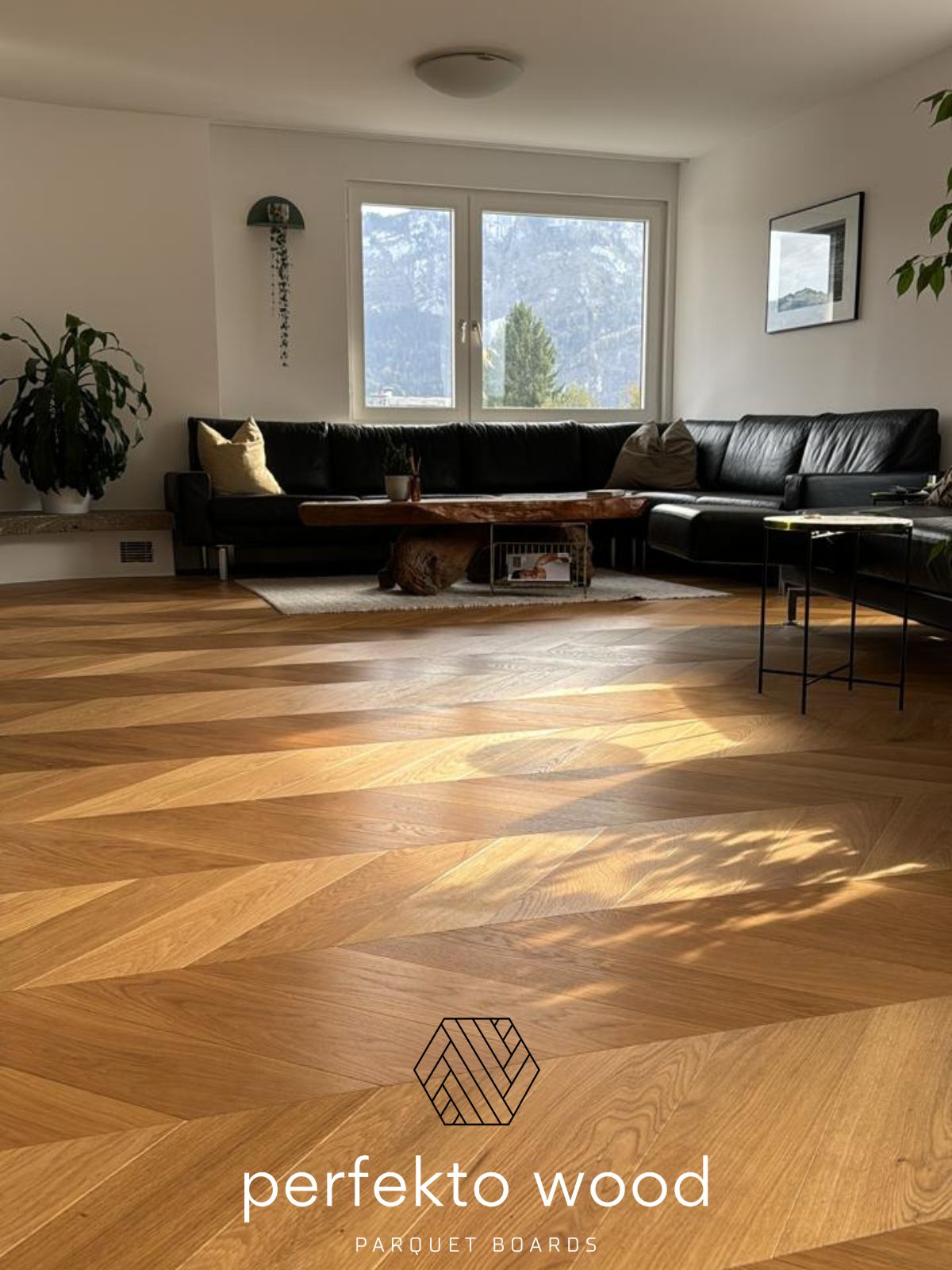 Oak chevron parquet 45&deg; pattern &mdash; Select grade, UV oiled, 12&times;140&times;520mm &mdash; PerfektoWood