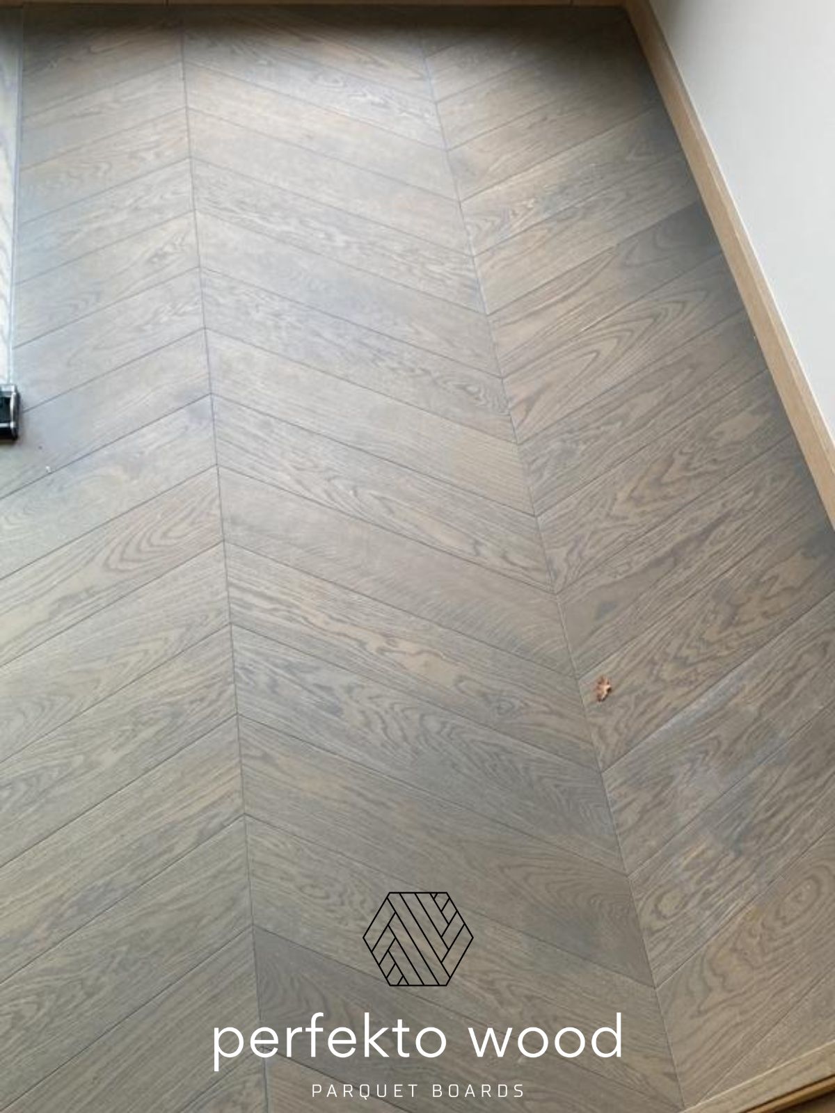 Silver Grey chevron oak flooring Geneva Switzerland — birch plywood base Select grade PerfektoWood
